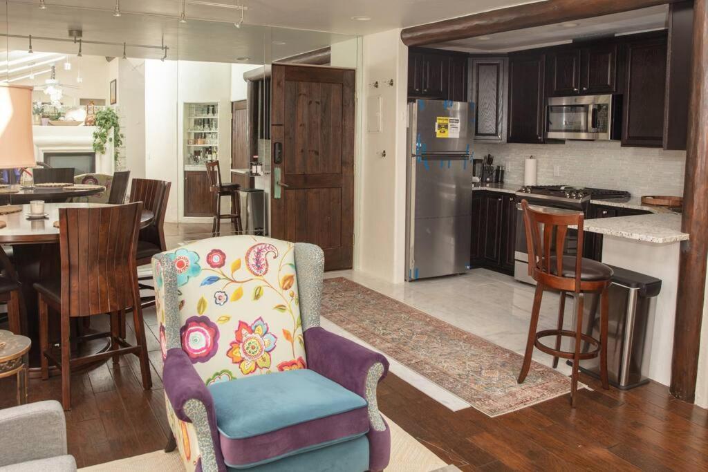 Aspen Stash Pad With Fireplace, Parking, W/D Екстериор снимка